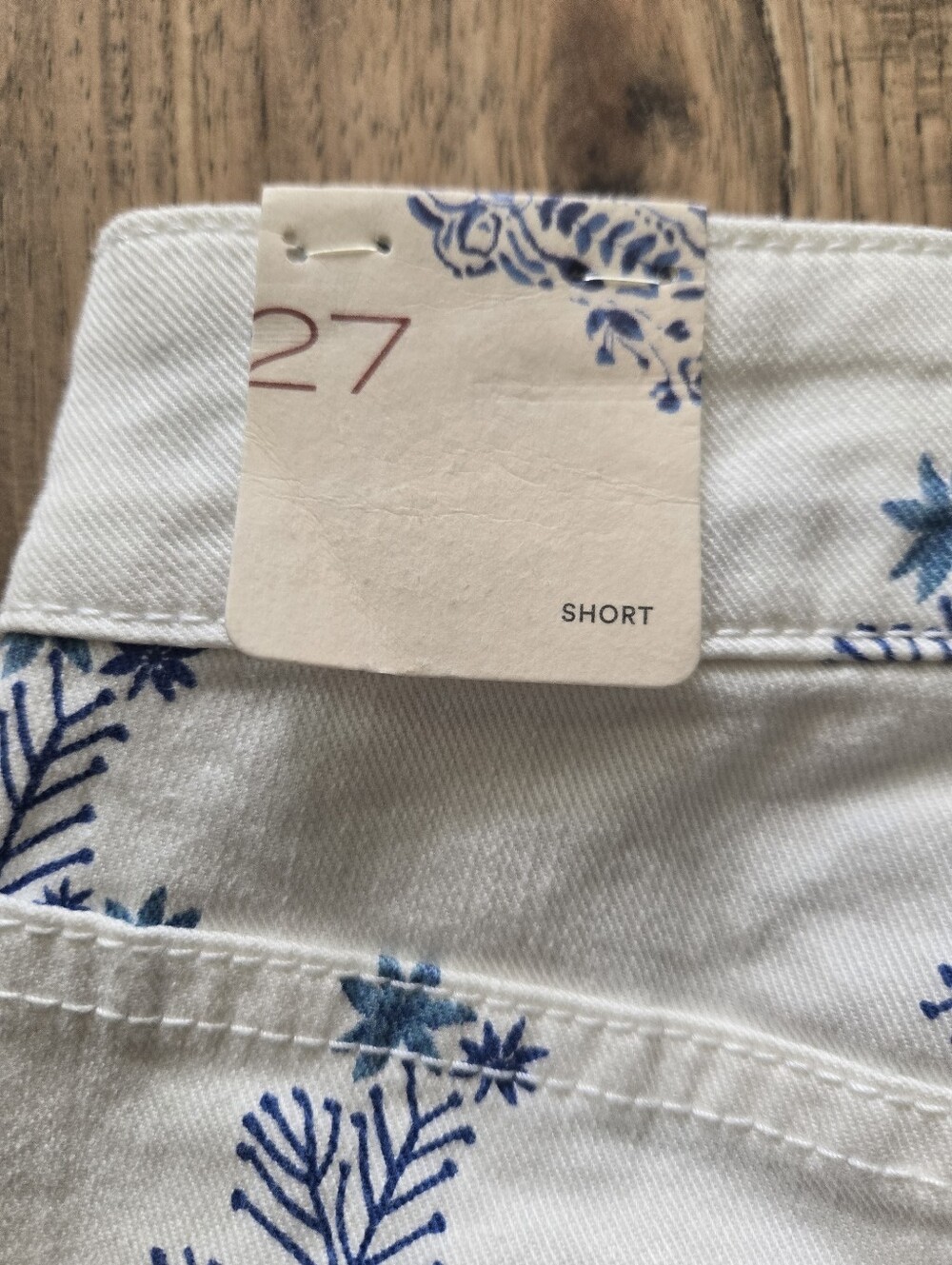 Anthropolgie Pilcro White Floral Denim Shorts - Picture 6 of 9